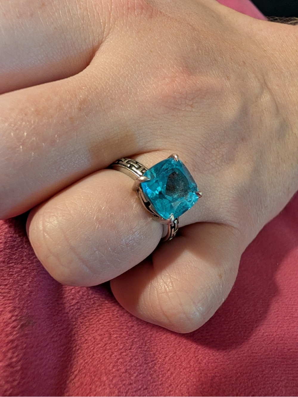 4.5 Kt. GORGEOUS BRILLIANT Effy Ring with Bright Topaz Cushion Cut Gemstone - Picture 9 of 10